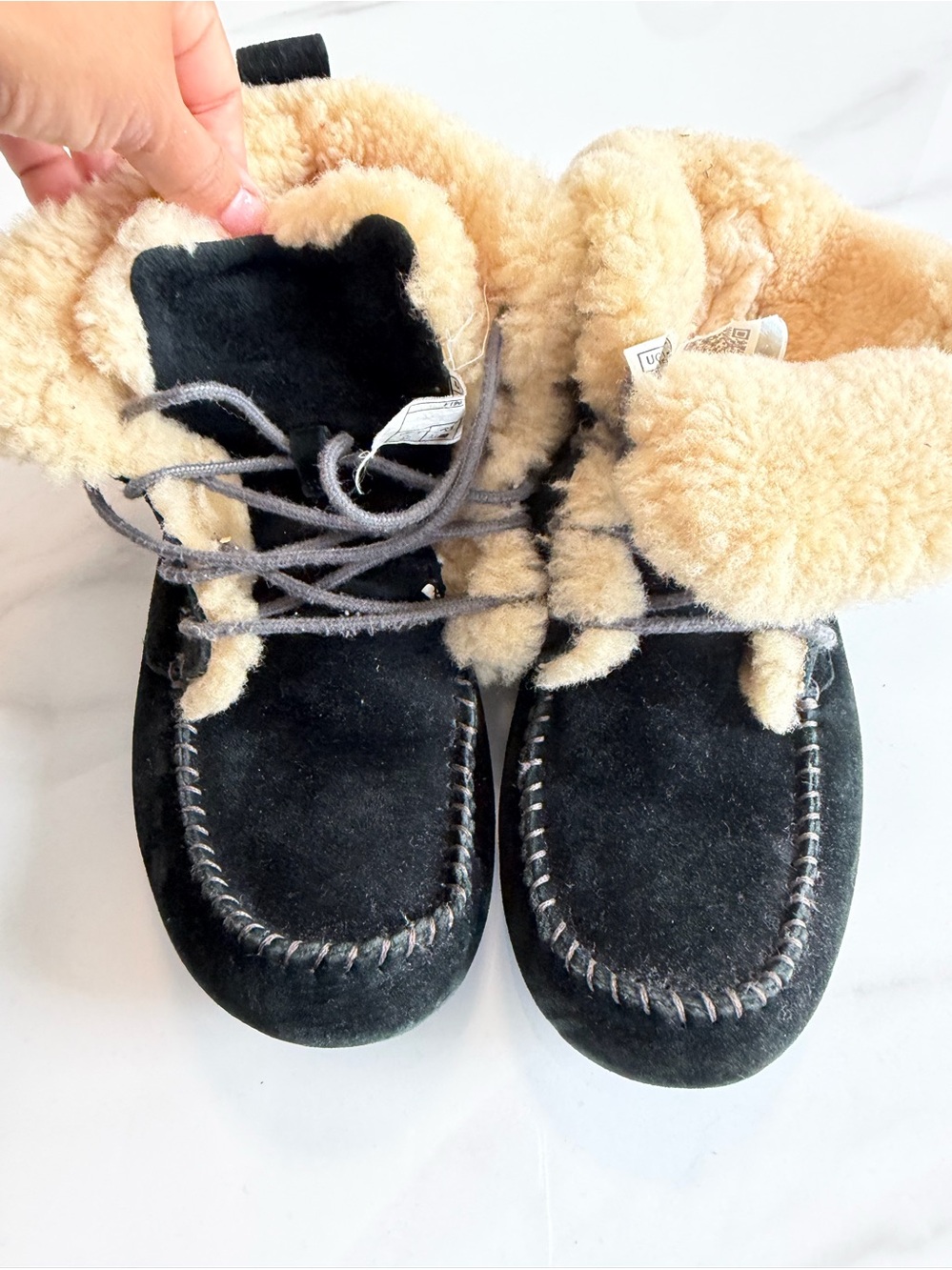 UGG Australia Black Suede Sheepskin Lined Lace Up Ankle Boots Women’s US 6.5 EU